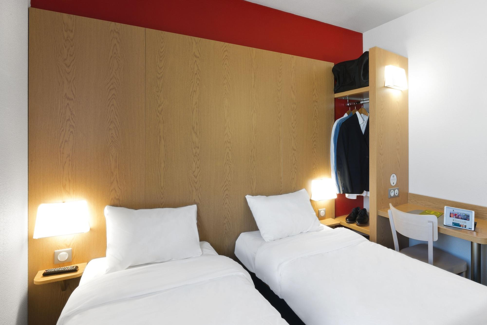 B&B Hotel Niort Marais Poitevin Est Εξωτερικό φωτογραφία