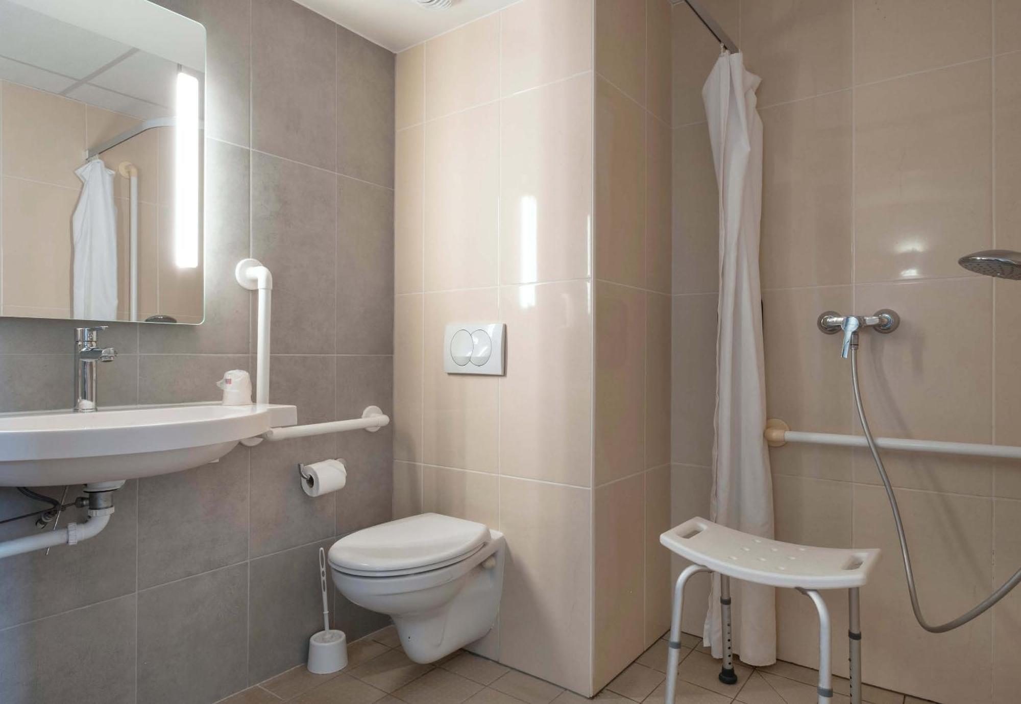 B&B Hotel Niort Marais Poitevin Est Εξωτερικό φωτογραφία