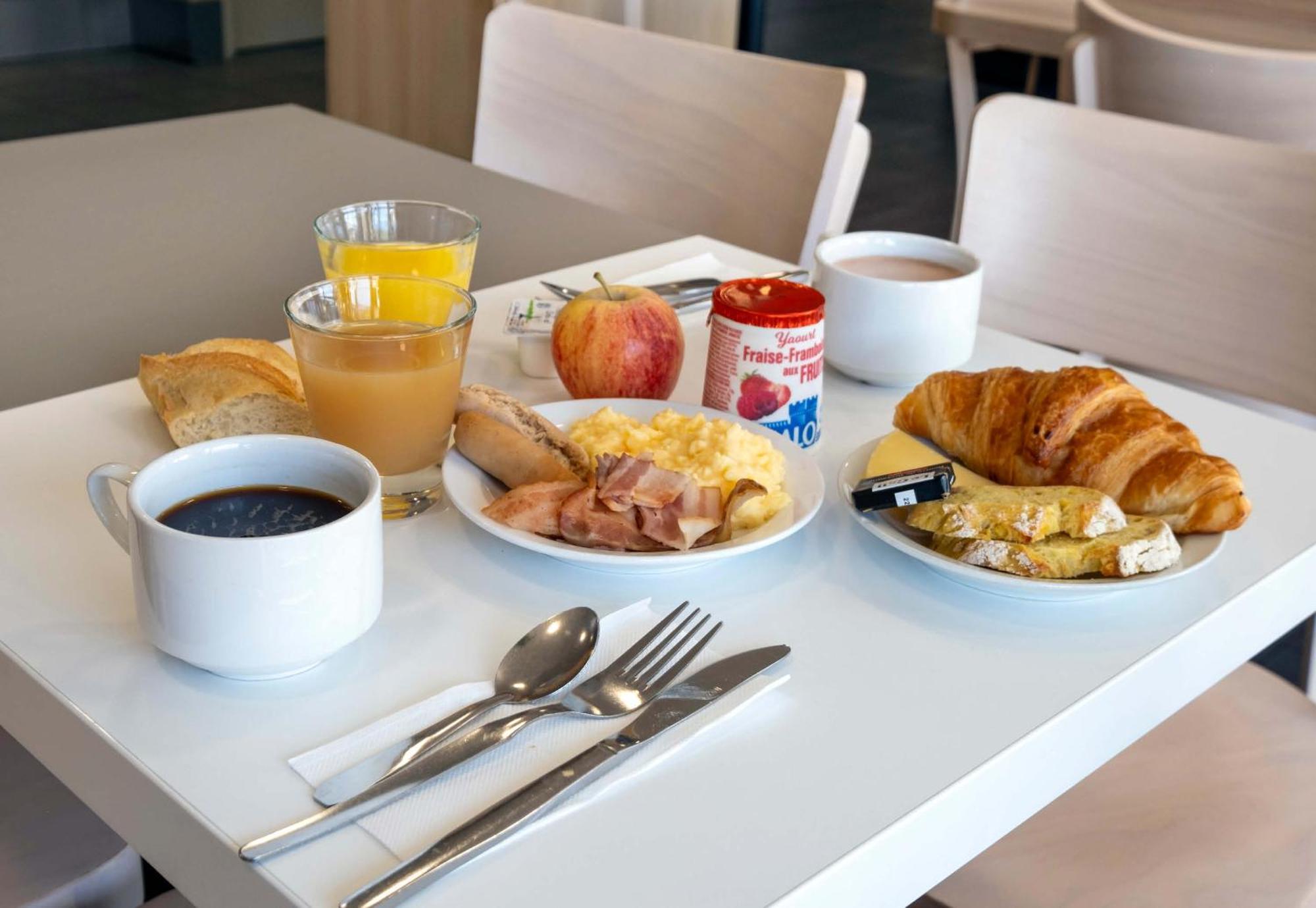 B&B Hotel Niort Marais Poitevin Est Εξωτερικό φωτογραφία